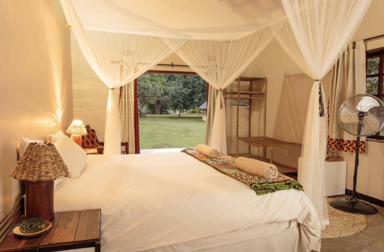 Marula Lodge Mfuwe Kültér fotó