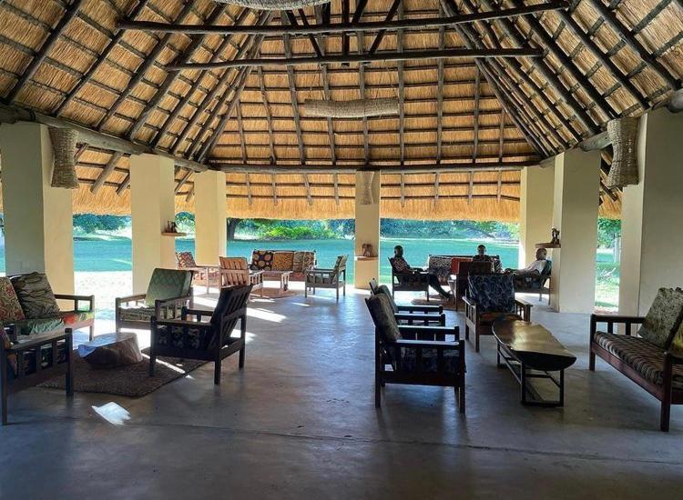 Marula Lodge Mfuwe Kültér fotó